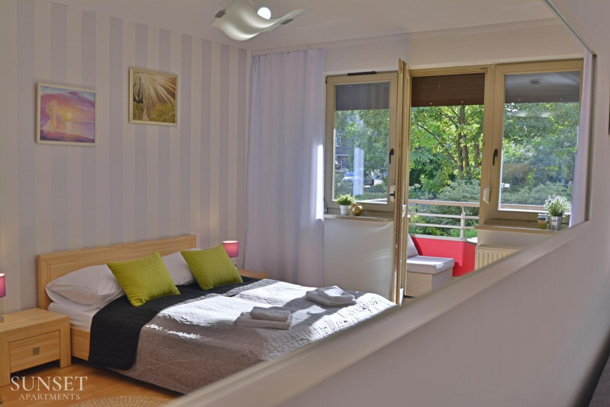 Sunset - Zdrojowa 24 - Plaza 350m Apartment
